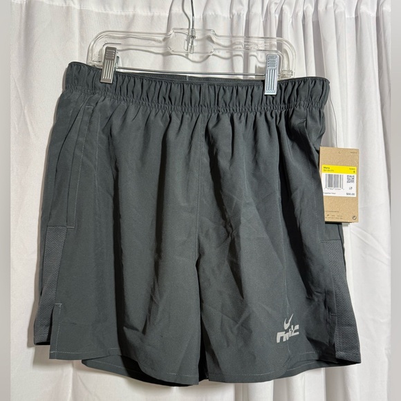 NWT Nike Men's Dark Gray Athletic Shorts sz S (3AP) - Picture 1 of 7